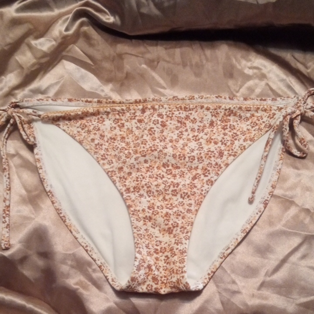 Large NWOT Xhilaration Floral Print Bikini Bottom